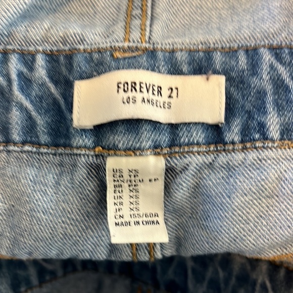 Forever 21 jean overalls, size XS, adjustable straps . In good condition - Picture 7 of 7